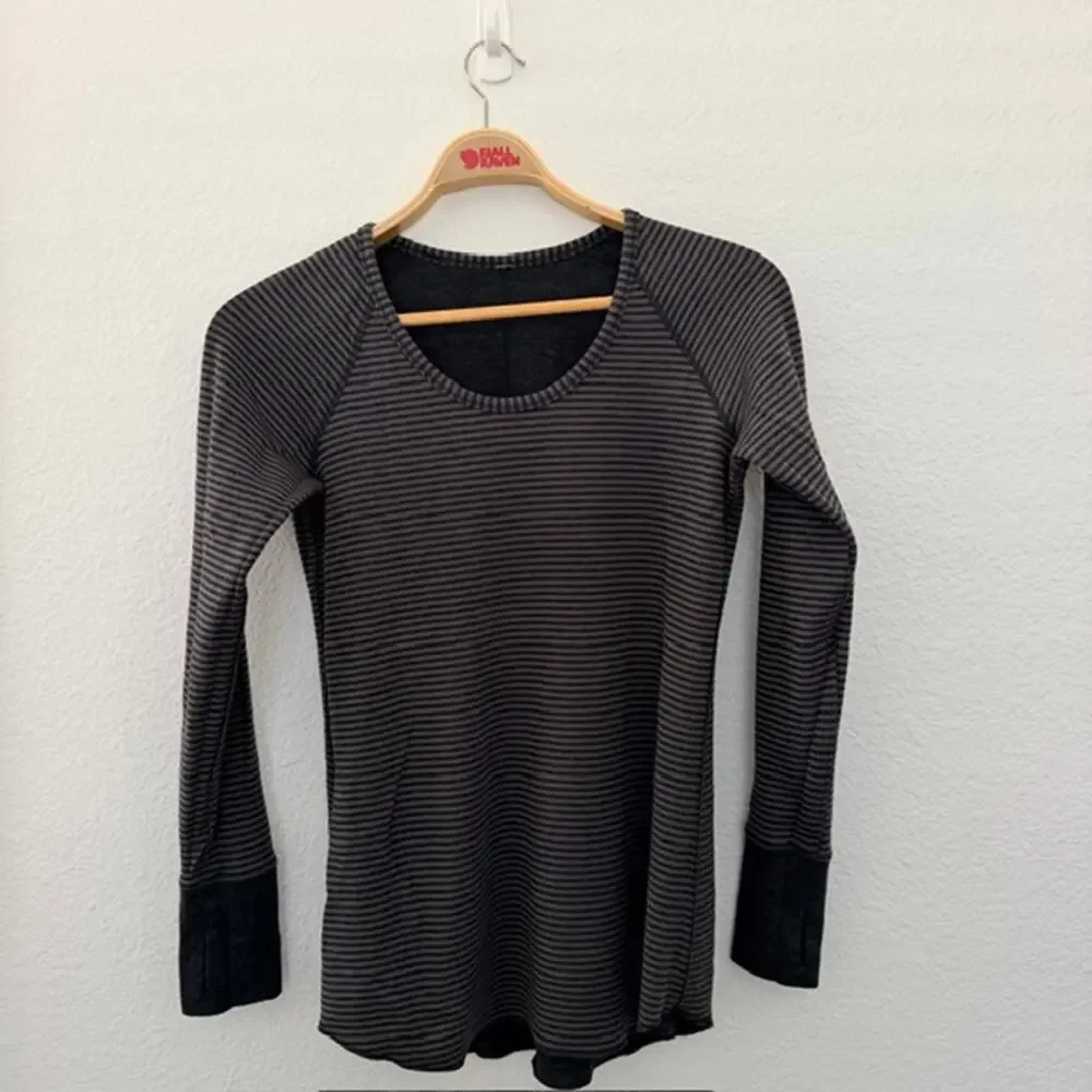 Lululemon Top Women 10 Open Your Heart Reversible Classic Stripe Heathered Black